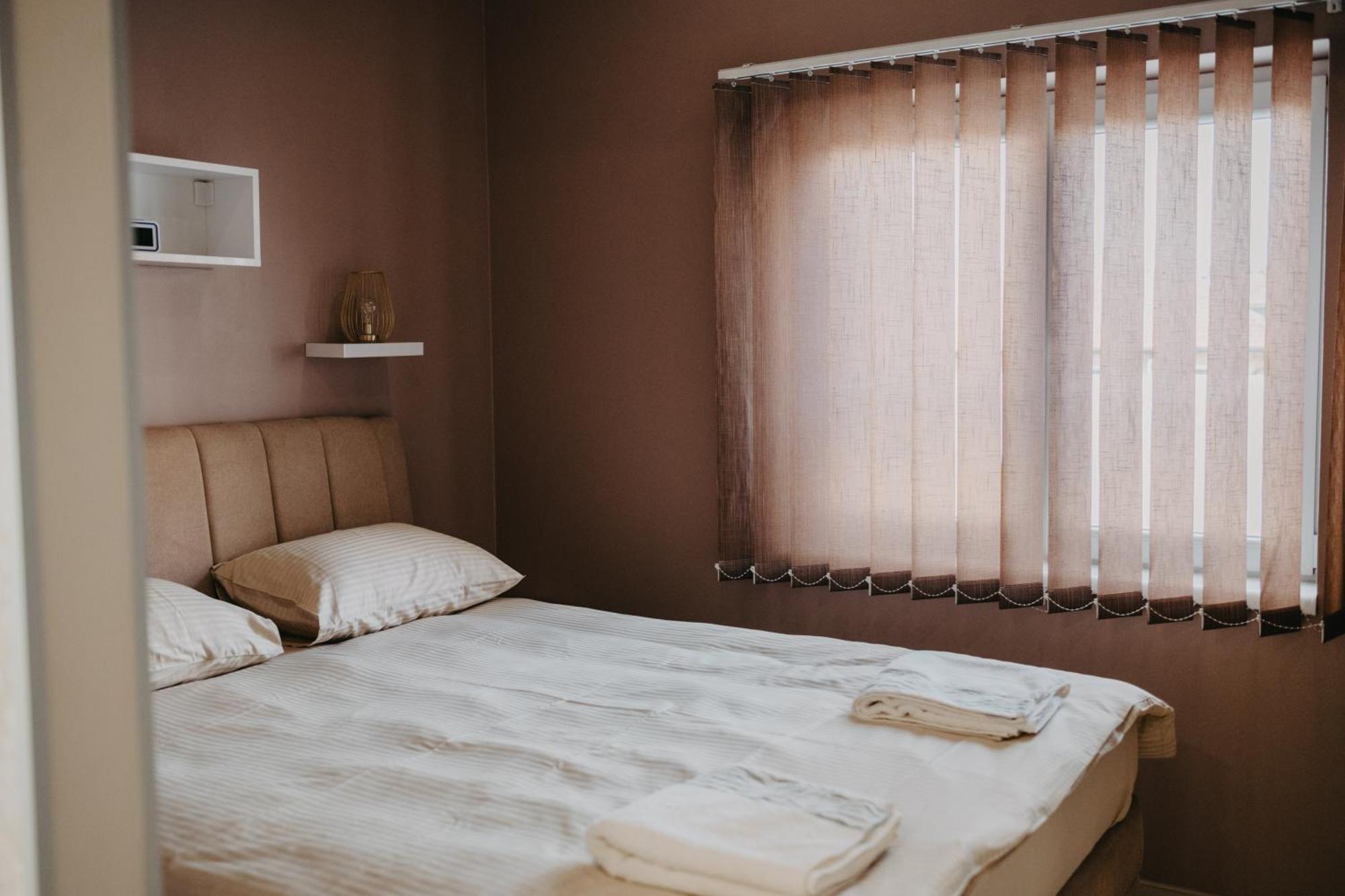 Prenociste Park Bed & Breakfast Modrica Ngoại thất bức ảnh