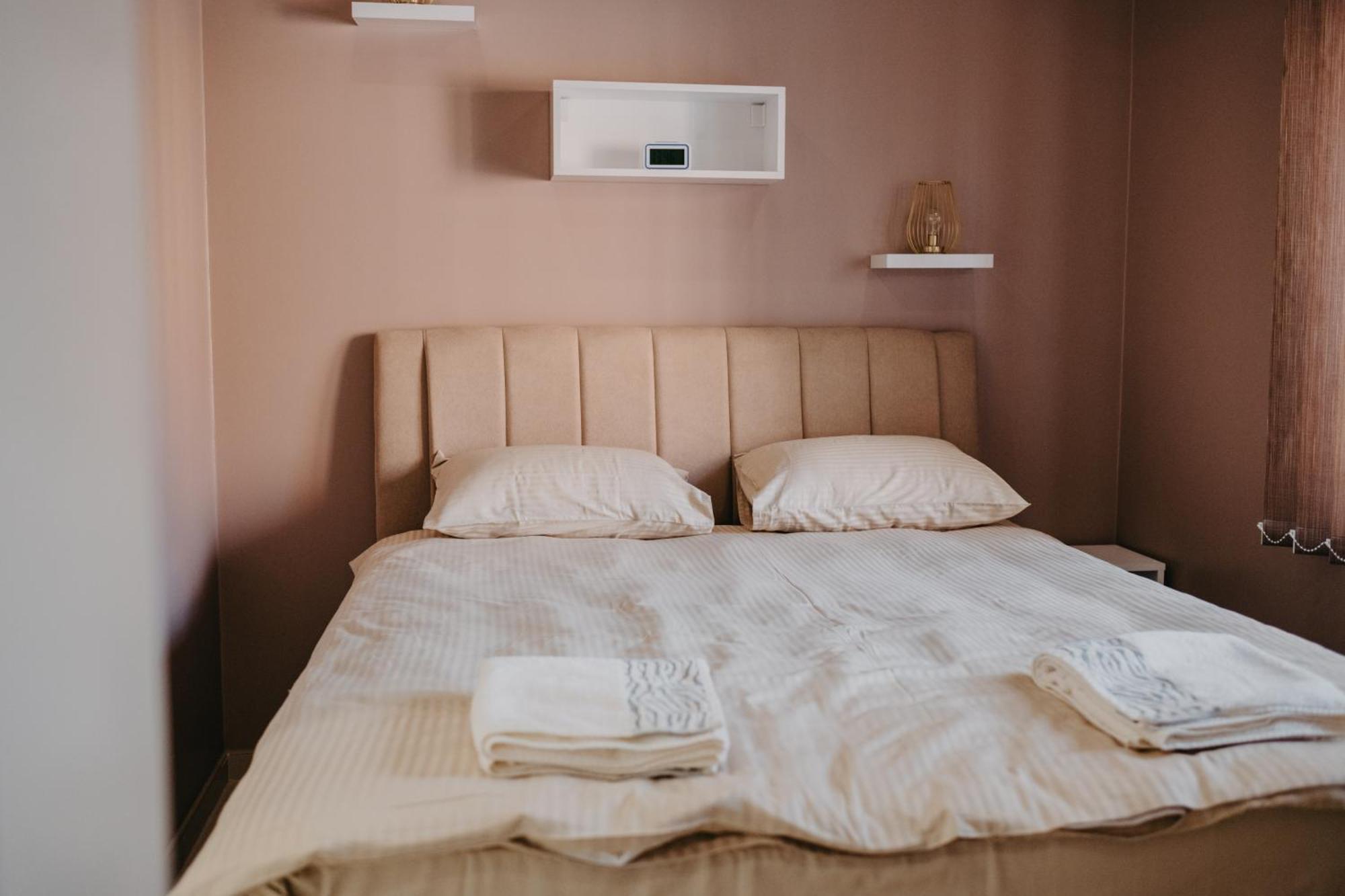 Prenociste Park Bed & Breakfast Modrica Ngoại thất bức ảnh
