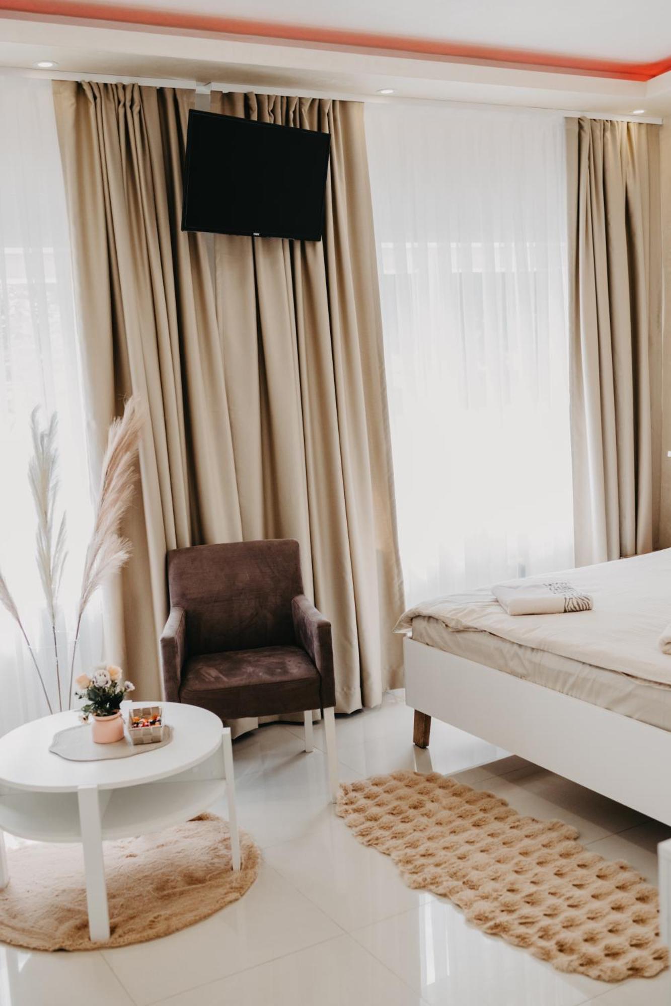 Prenociste Park Bed & Breakfast Modrica Ngoại thất bức ảnh