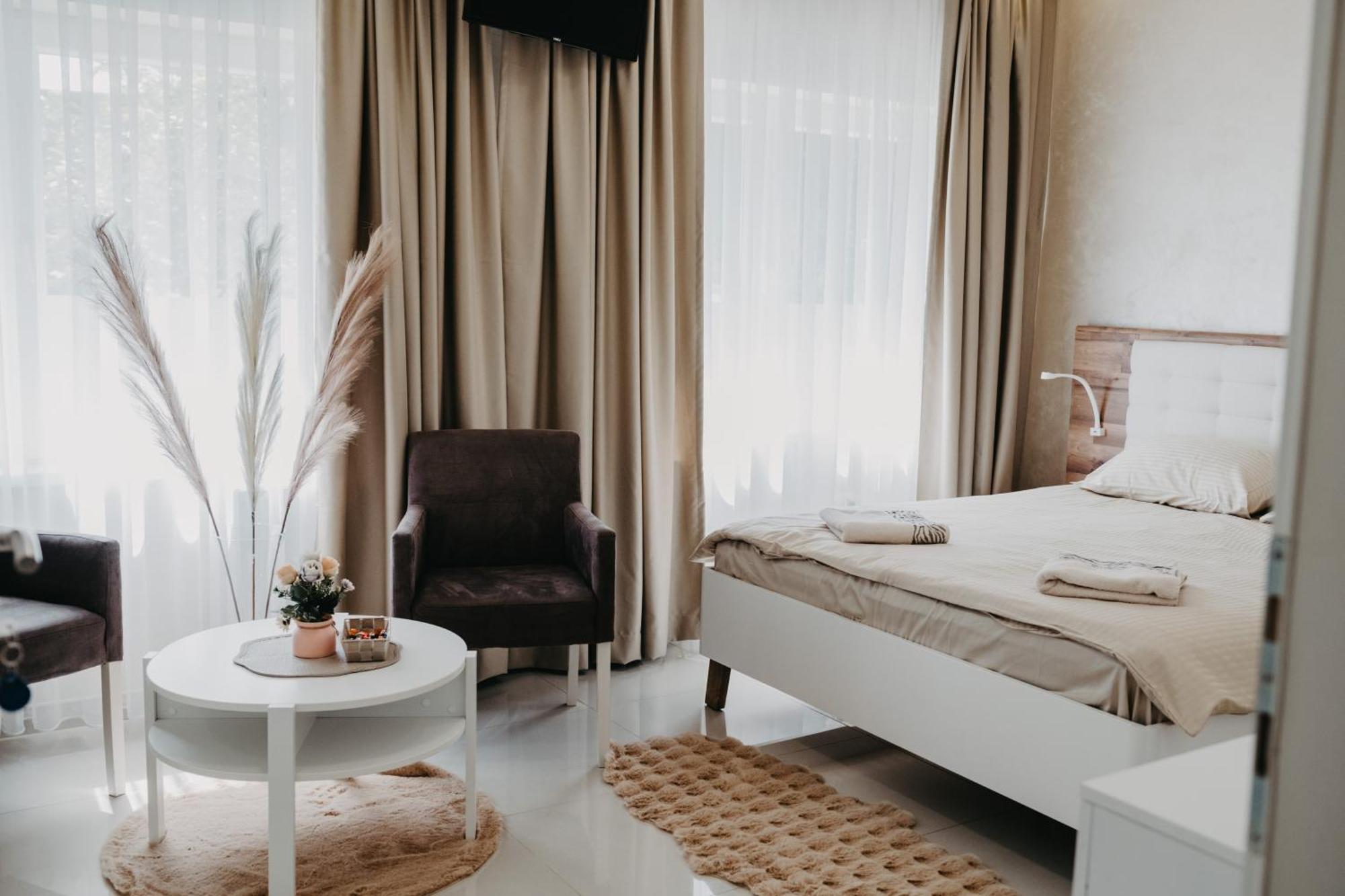 Prenociste Park Bed & Breakfast Modrica Ngoại thất bức ảnh