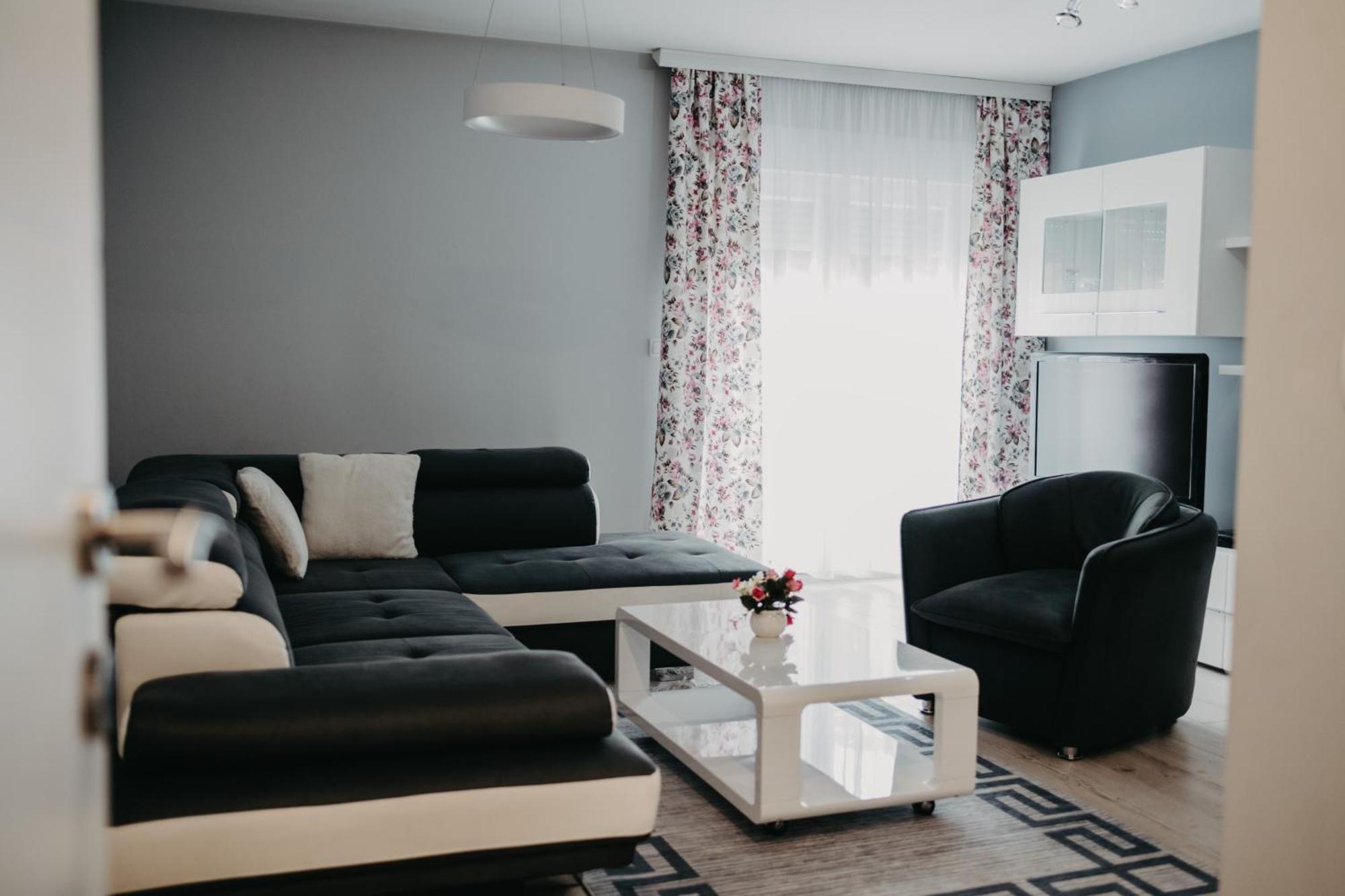 Prenociste Park Bed & Breakfast Modrica Ngoại thất bức ảnh